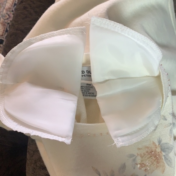 Vintage🧚♀️ Alfred Dunner Petite Creamy Sequinned Sweater Size PM - Picture 9 of 13